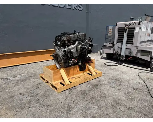 DETROIT DD5 Engine Assembly