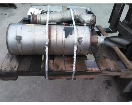 DETROIT DD8 SCR ASSEMBLY (SELECTIVE CATALYTIC REDUCTION)