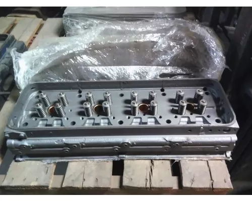 DETROIT  CYLINDER HEAD