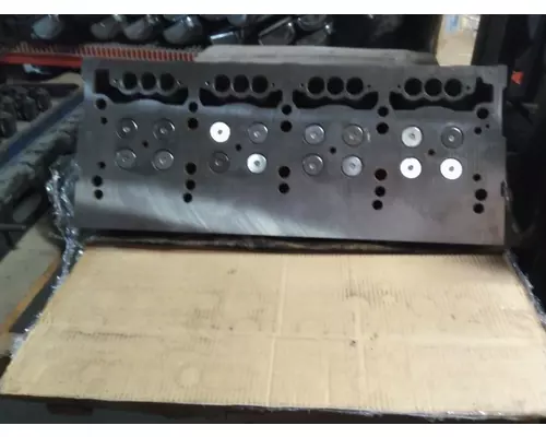 DETROIT  CYLINDER HEAD