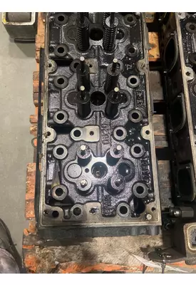 DETROIT  Cylinder Head