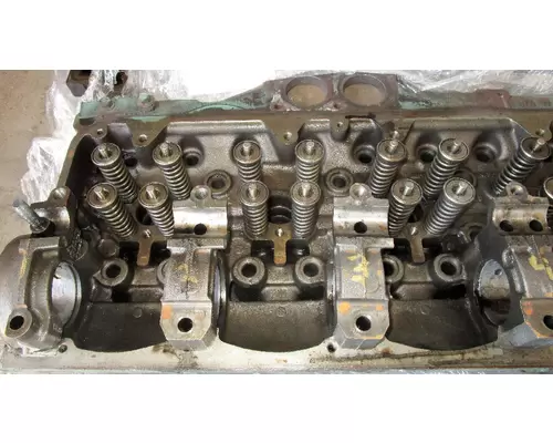 DETROIT  Cylinder Head