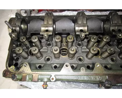 DETROIT  Cylinder Head