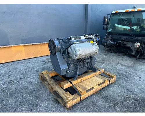 DEUTZ BF4L1011F Engine Assembly