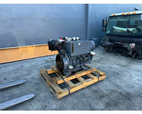 DEUTZ BF4L1011F Engine Assembly