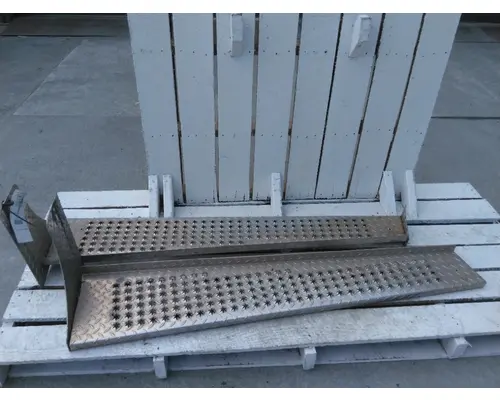 DODGE 5500 SERIES BODY PARTS, MISC.