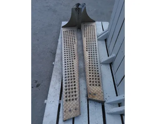 DODGE 5500 SERIES BODY PARTS, MISC.