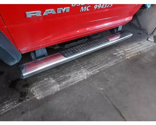 DODGE 5500 SERIES CAB STEP