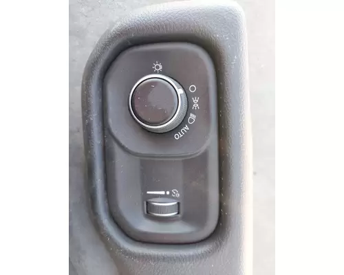 DODGE 5500 SERIES HEADLAMP SWITCH