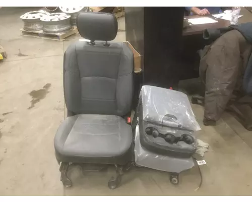 DODGE 5500 SERIES SEAT, FRONT