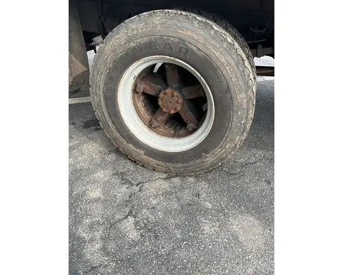 Tire And Rim DAYTON 22.5 Dutchers Inc   Heavy Truck Div  Ny