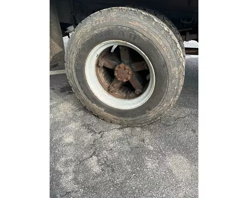 Tire And Rim DAYTON 22.5 Dutchers Inc   Heavy Truck Div  Ny