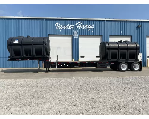 Demco LIQUID TENDER Trailer