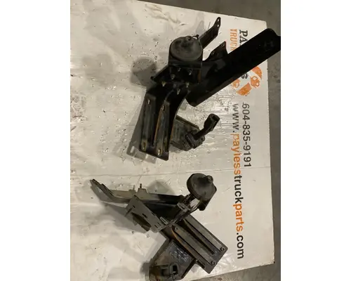 Engine Mounts DETROIT 5700 Payless Truck Parts