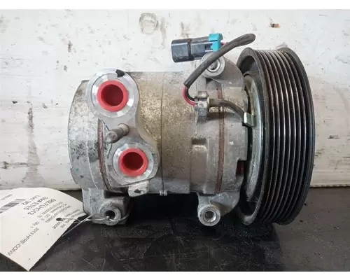 Detroit DD13 Air Conditioner Compressor