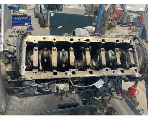 Detroit DD13 Engine Assembly