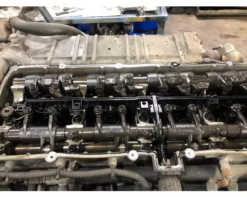 Detroit DD13 Engine Assembly