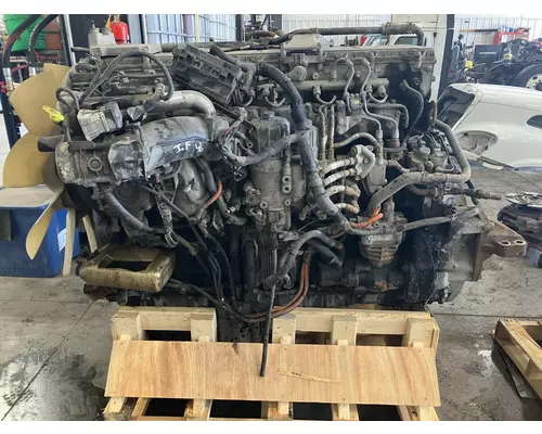 Detroit DD13 Engine Assembly