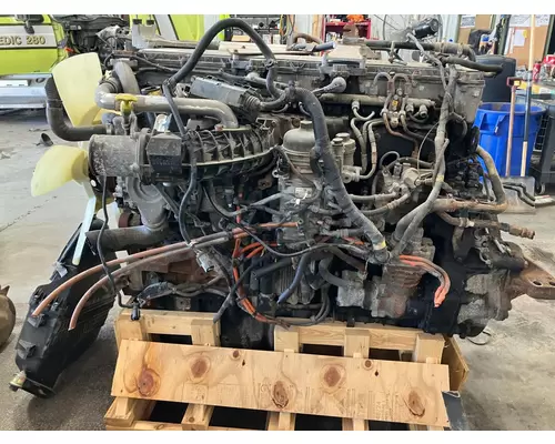 Detroit DD13 Engine Assembly