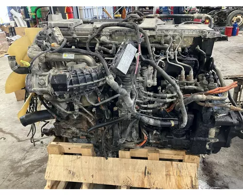 Detroit DD13 Engine Assembly