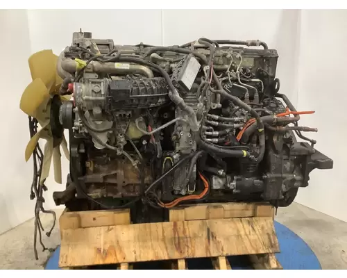 Detroit DD13 Engine Assembly