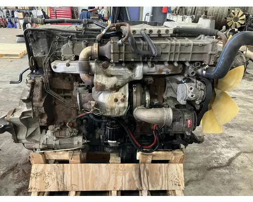 Detroit DD13 Engine Assembly