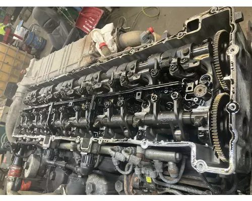 Detroit DD13 Engine Assembly