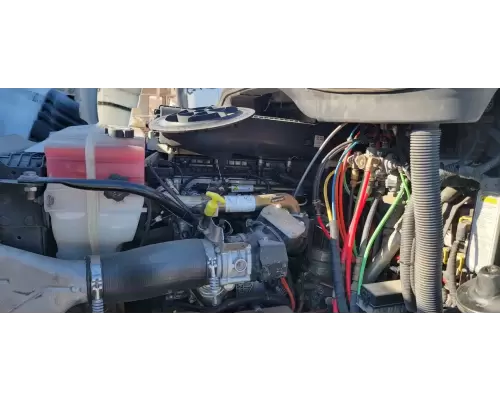 Detroit DD13 Engine Assembly