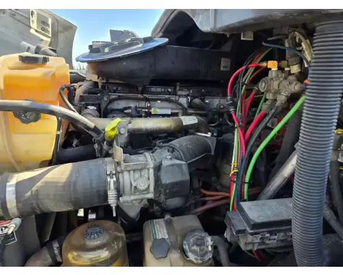Detroit DD13 Engine Assembly