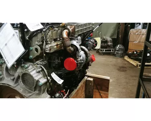 Detroit DD13 Engine Assembly