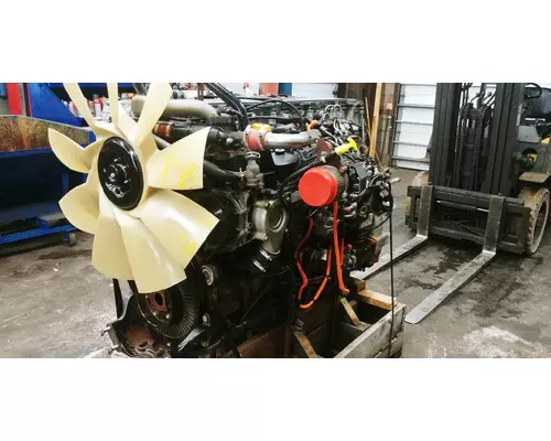 Detroit DD13 Engine Assembly