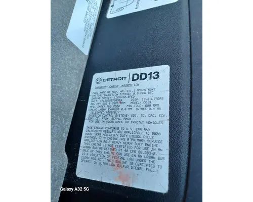 Detroit DD13 Engine Assembly