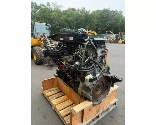 Detroit DD13 Engine Assembly