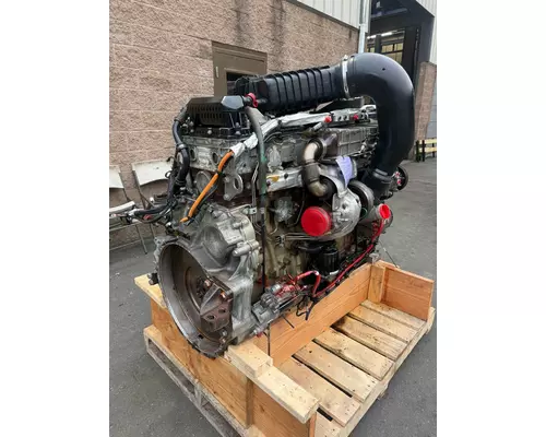 Detroit DD13 Engine Assembly
