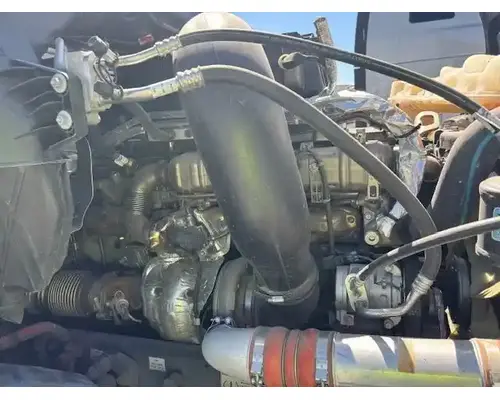 Detroit DD13 Engine Assembly