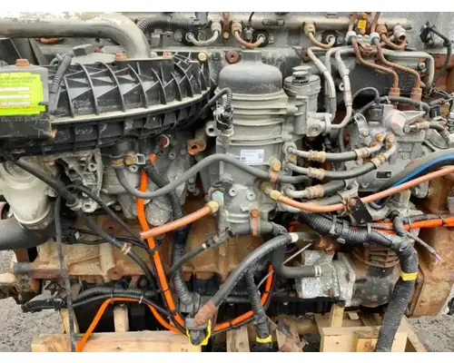 Detroit DD13 Engine Assembly