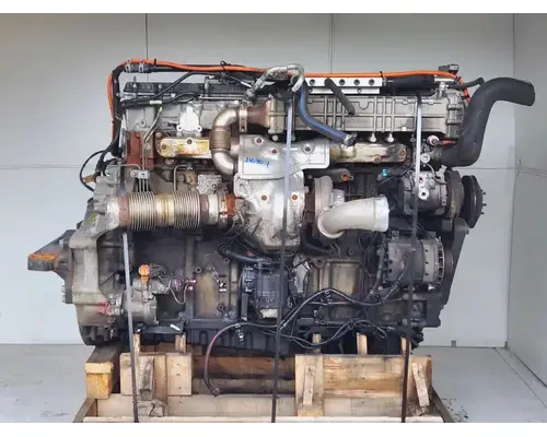 Detroit DD13 Engine Assembly