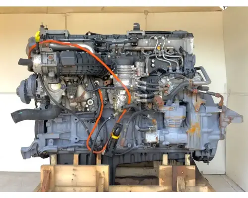 Detroit DD13 Engine Assembly