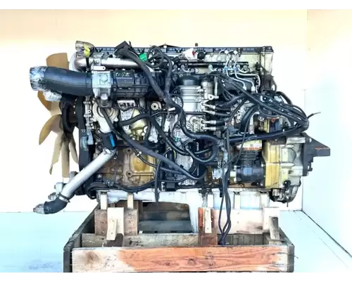 Detroit DD13 Engine Assembly