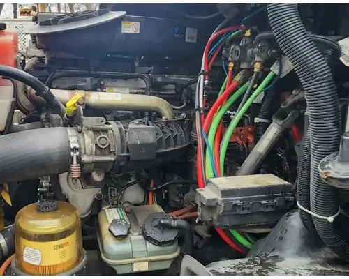 Detroit DD13 Engine Assembly