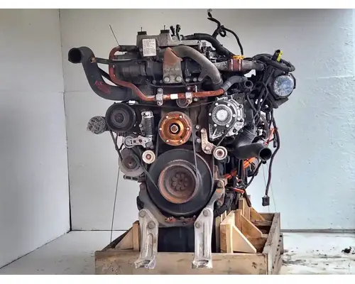 Detroit DD13 Engine Assembly