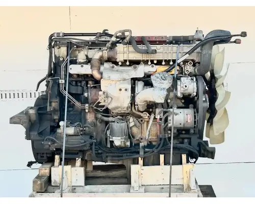 Detroit DD13 Engine Assembly