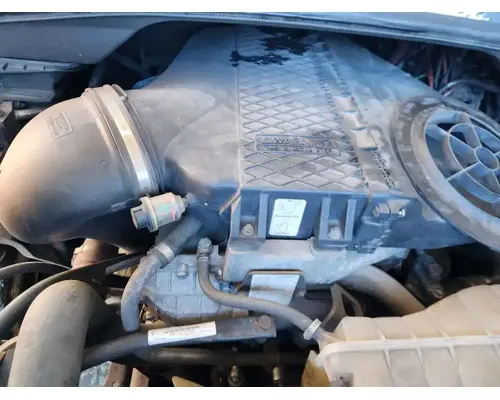 Detroit DD13 Engine Assembly