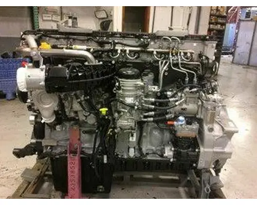 Detroit DD13 Engine Assembly
