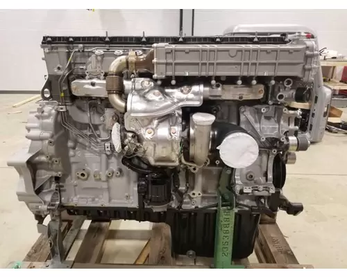 Detroit DD13 Engine Assembly