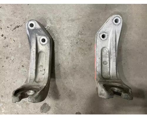 Detroit DD13 Engine Mounts