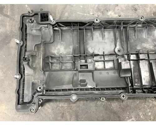 Detroit DD13 Engine Valve Cover