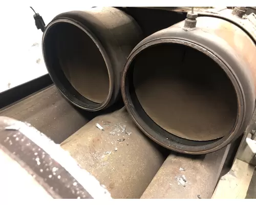 Detroit DD13 Exhaust DPF Assembly