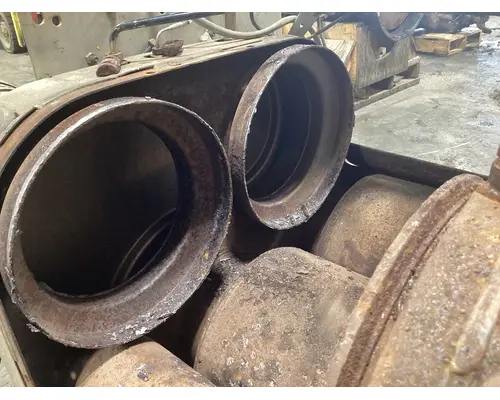 Detroit DD13 Exhaust DPF Assembly