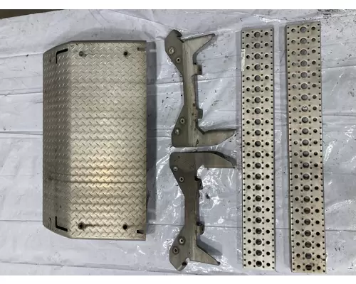 Detroit DD13 Exhaust DPF Assembly